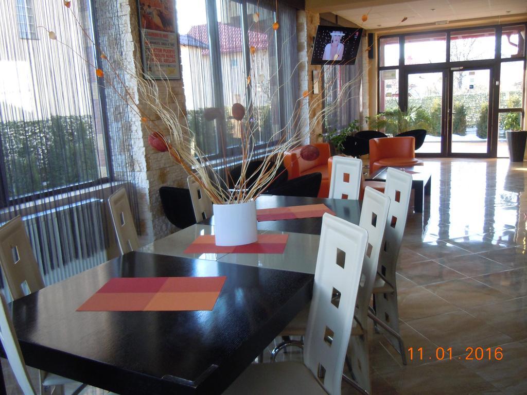 Pensiunea Marina Campina Exterior photo